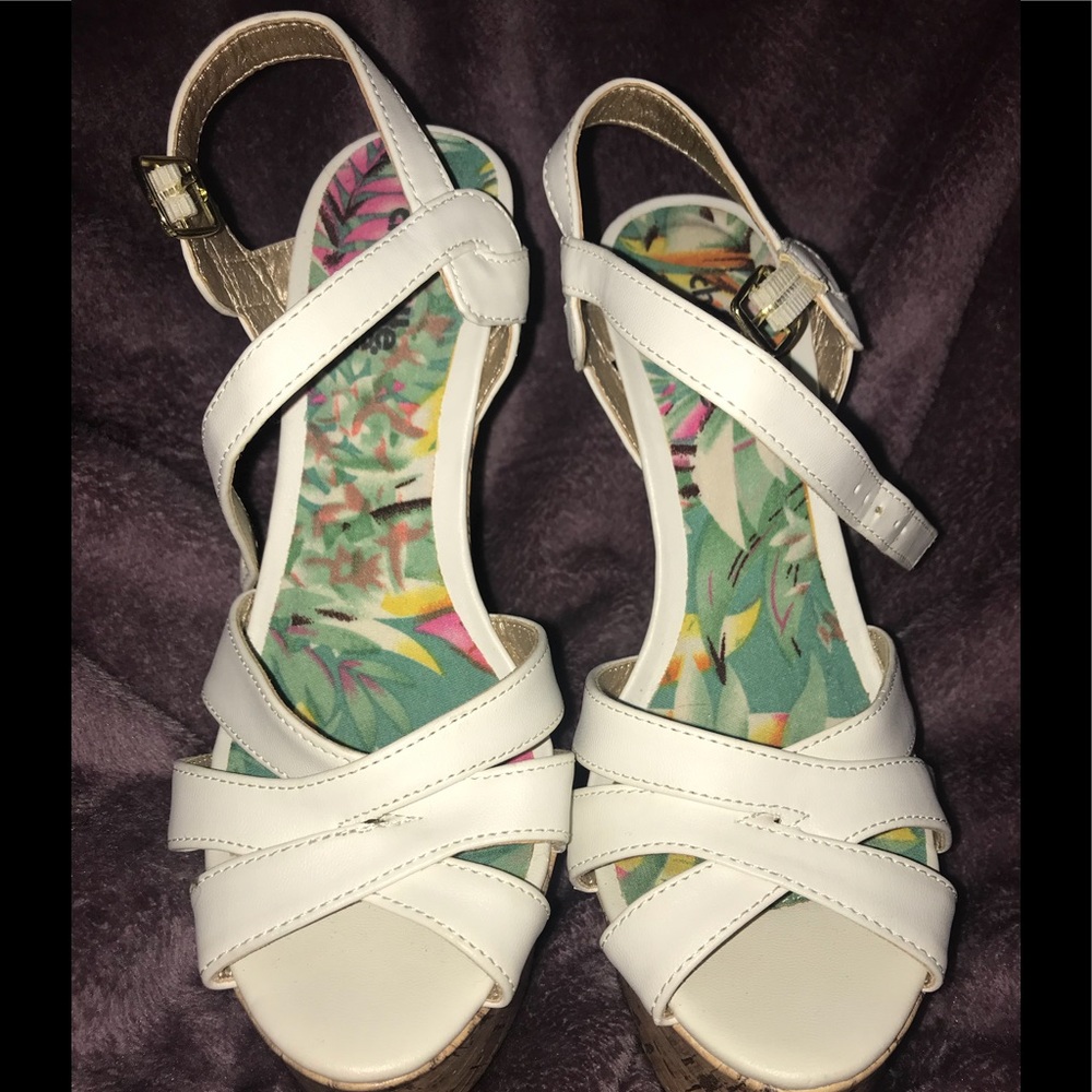 White wedges